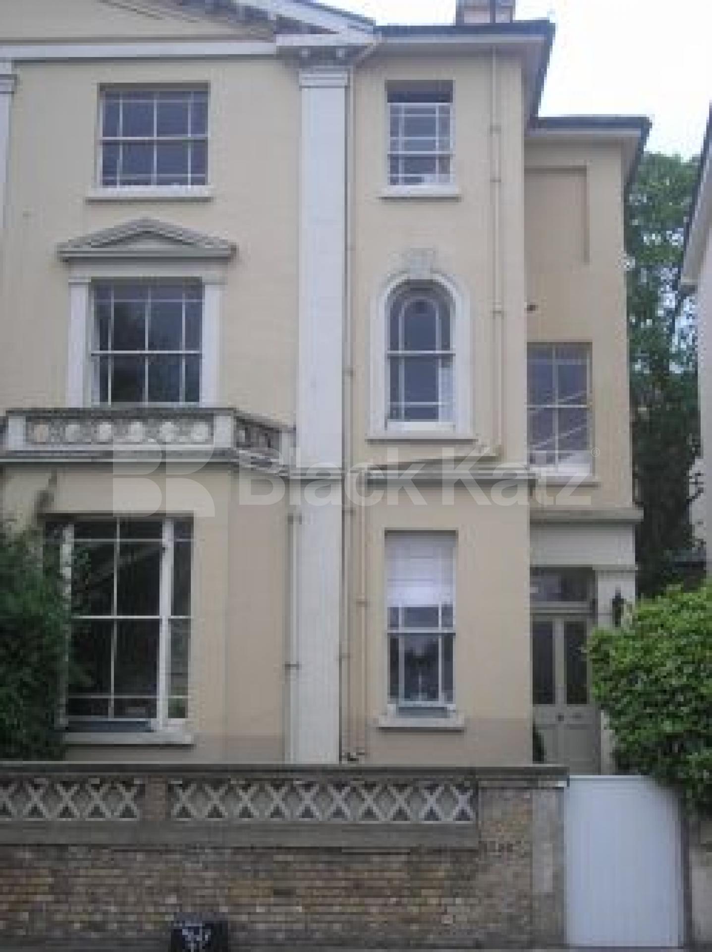 			2 Bedroom, 1 bath, 1 reception Flat			 Regents Park Road, REGENTS PARK NW1 NW1